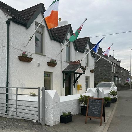 Holland Hotel Llanfachraeth ภายนอก รูปภาพ