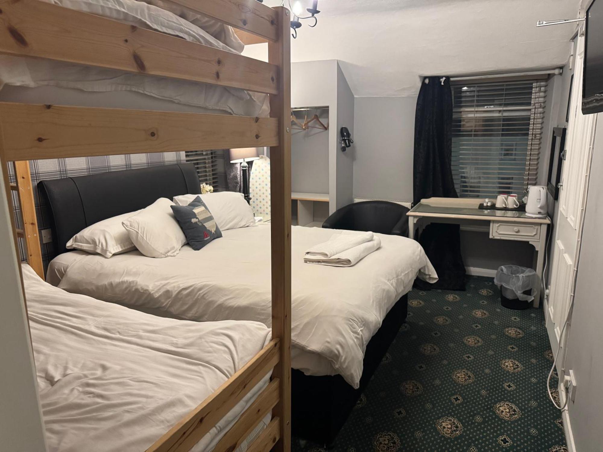 Holland Hotel Llanfachraeth ภายนอก รูปภาพ