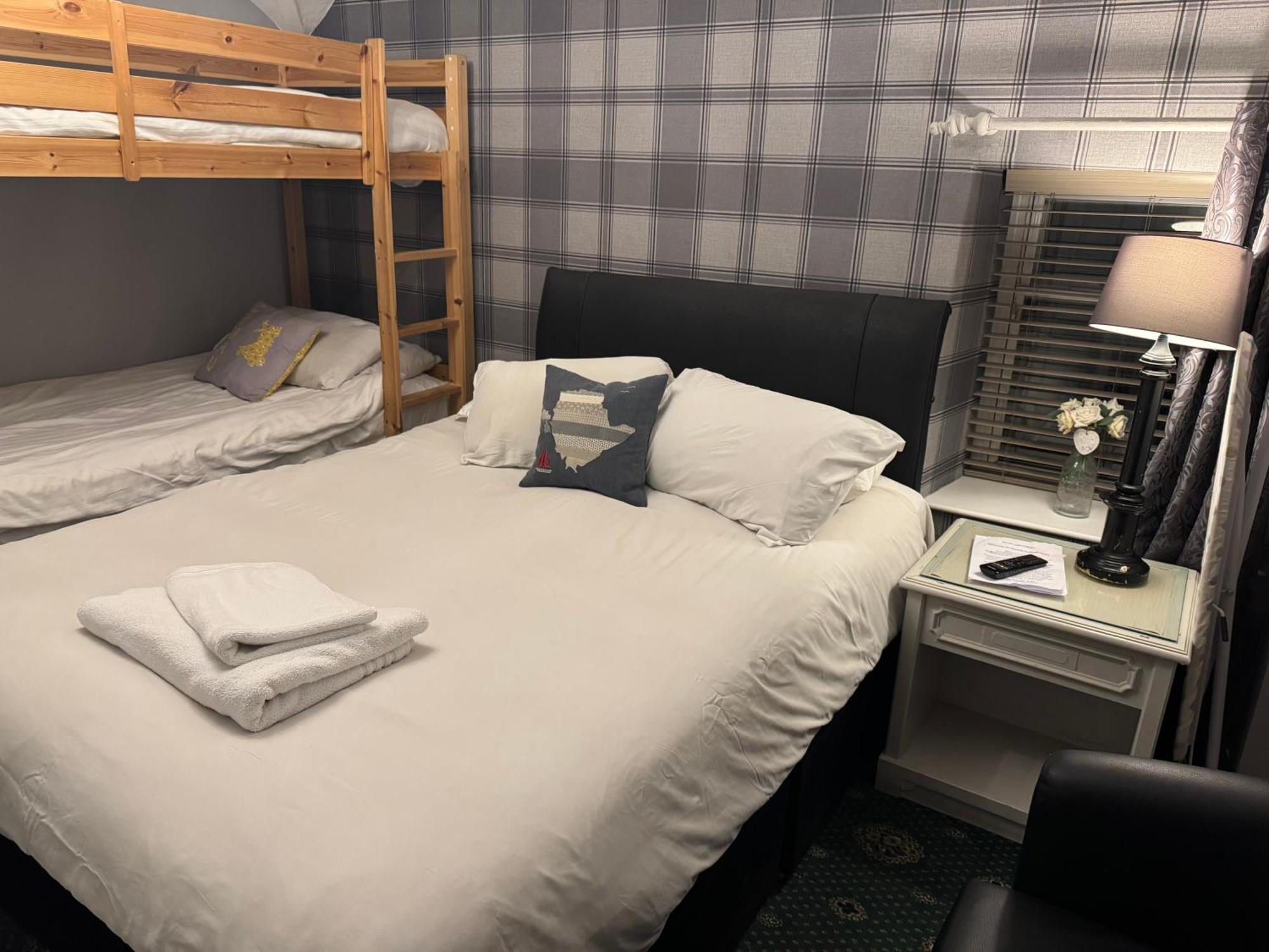 Holland Hotel Llanfachraeth ภายนอก รูปภาพ